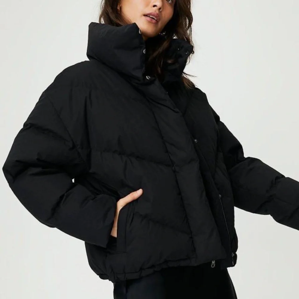 Aritzia Wilfred The Cloud Puff Velvet - Picture 2 of 8